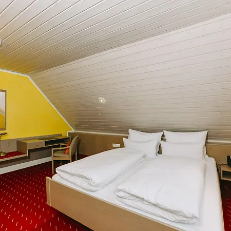 Отель Restaurant Krone Sulzbach am Kocher